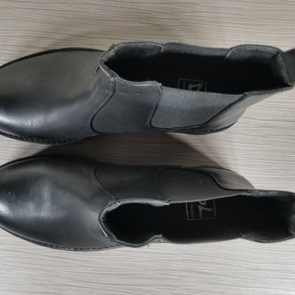 Dirty Laundry Maps Lug Sole Chelsea Booties, Black Faux Leather, Womens Size 9 M - Picture 8 of 11
